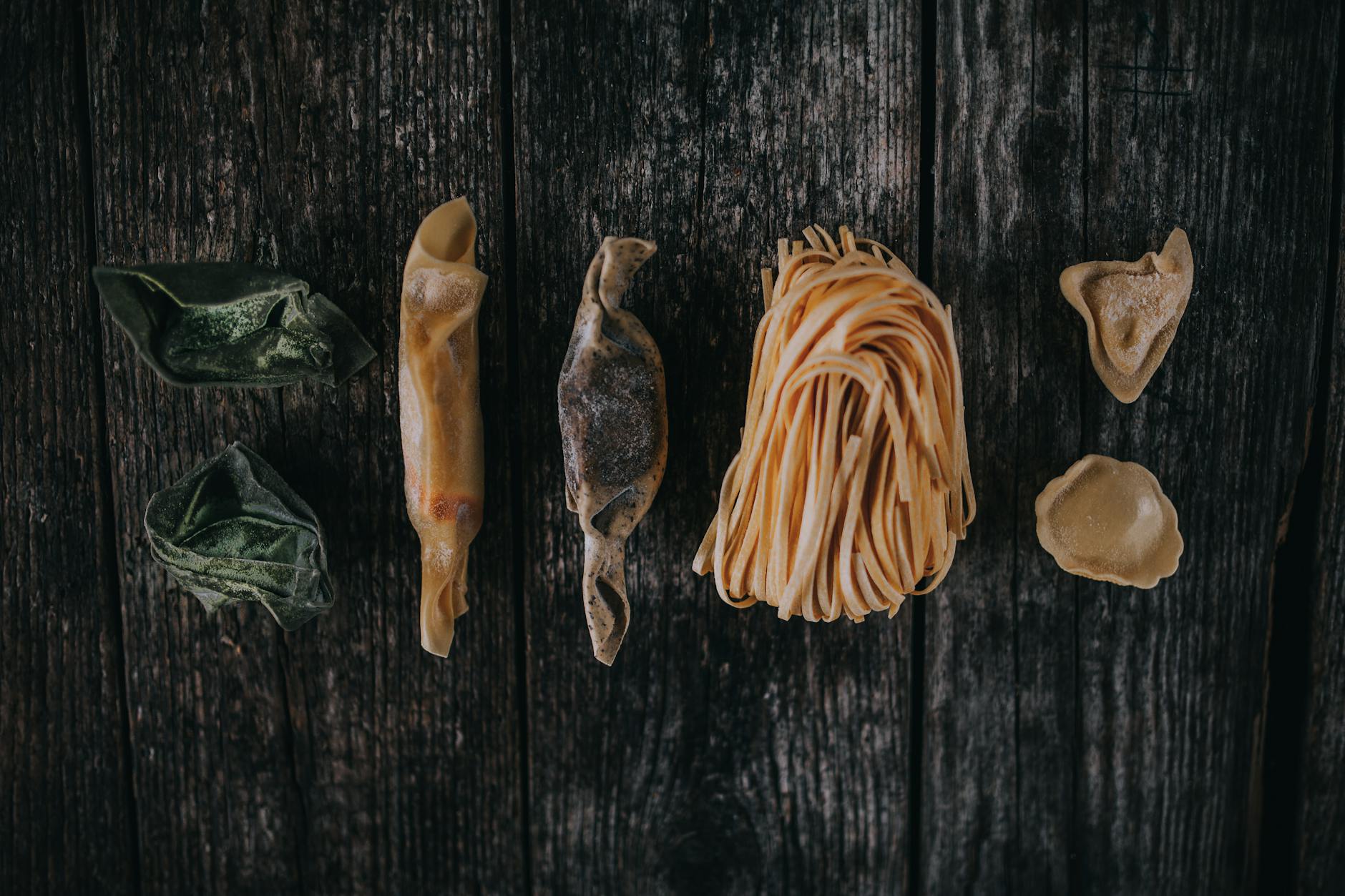 Frische Pasta-Showcase vor dem Restaurant